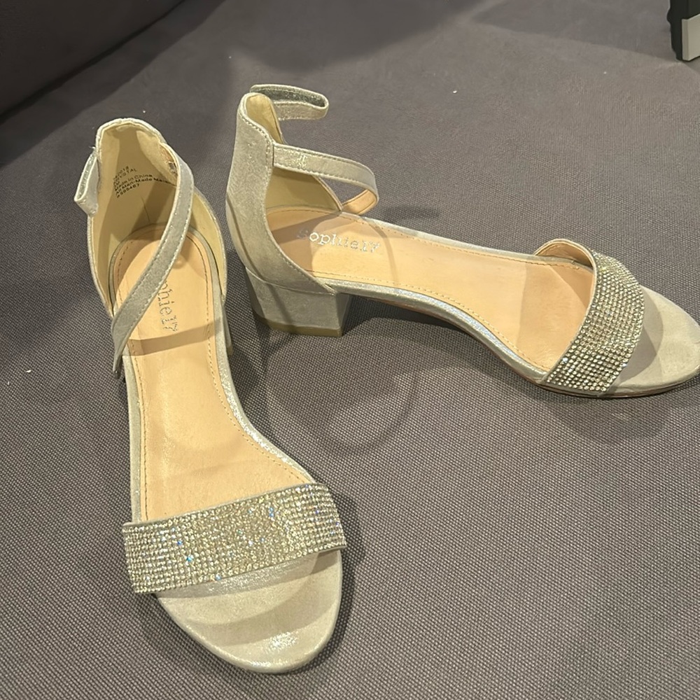 Dress shoes